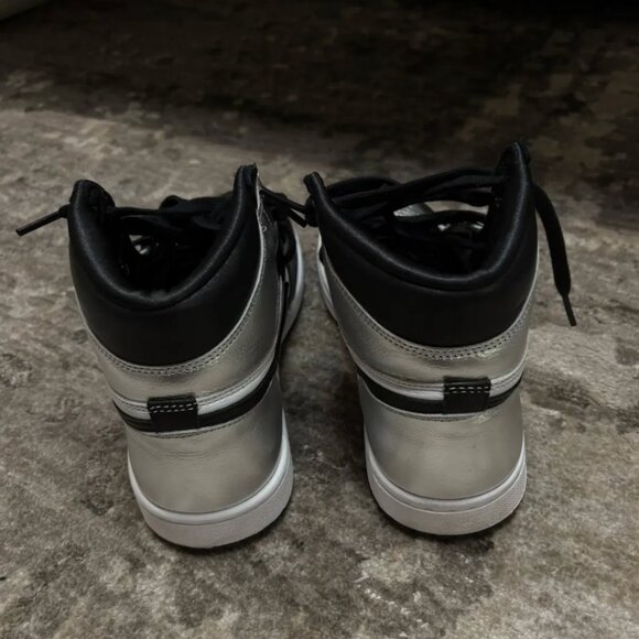 Jordan 1 Retro High Silver Toe (Women's) - Picture 5 of 8